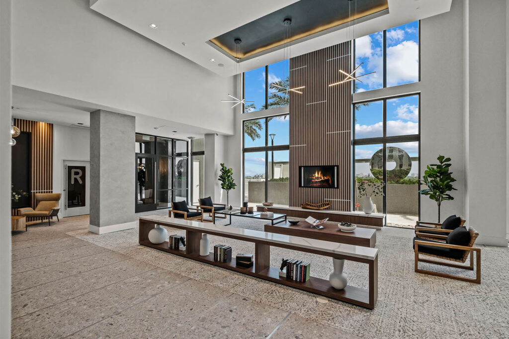 555Modera_0000_110-Clubhouse