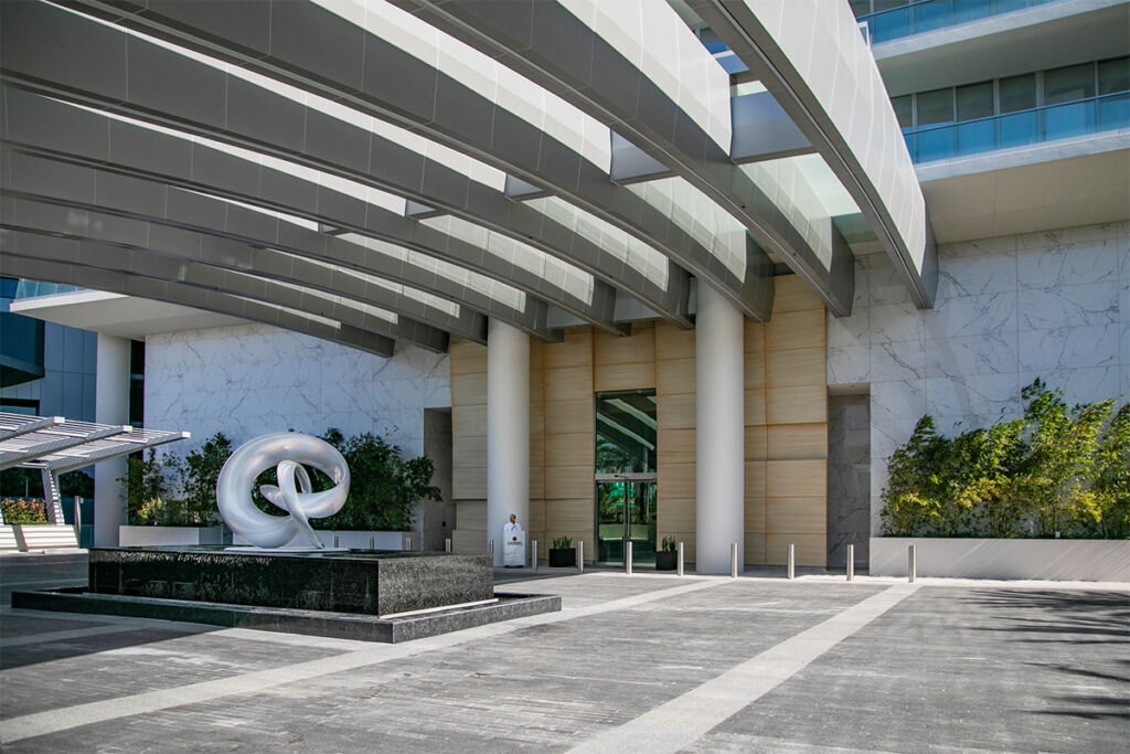 Turnberry_0000_Level 1_TOC_Arrival Turnberry Ocean Club Residences