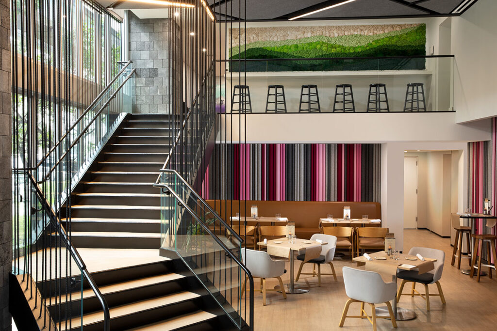 Yotel_0000_Mazeh Restaurant (2)